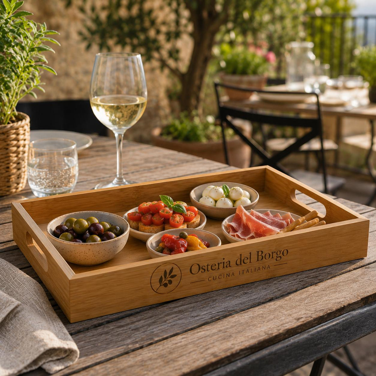 Vassoio in Legno con Maniglie 38x25 cm, Vassoio Rettangolare in Bambù per Servire Cibo, Colazione e Caffè, Vassoio da Portata Robusto