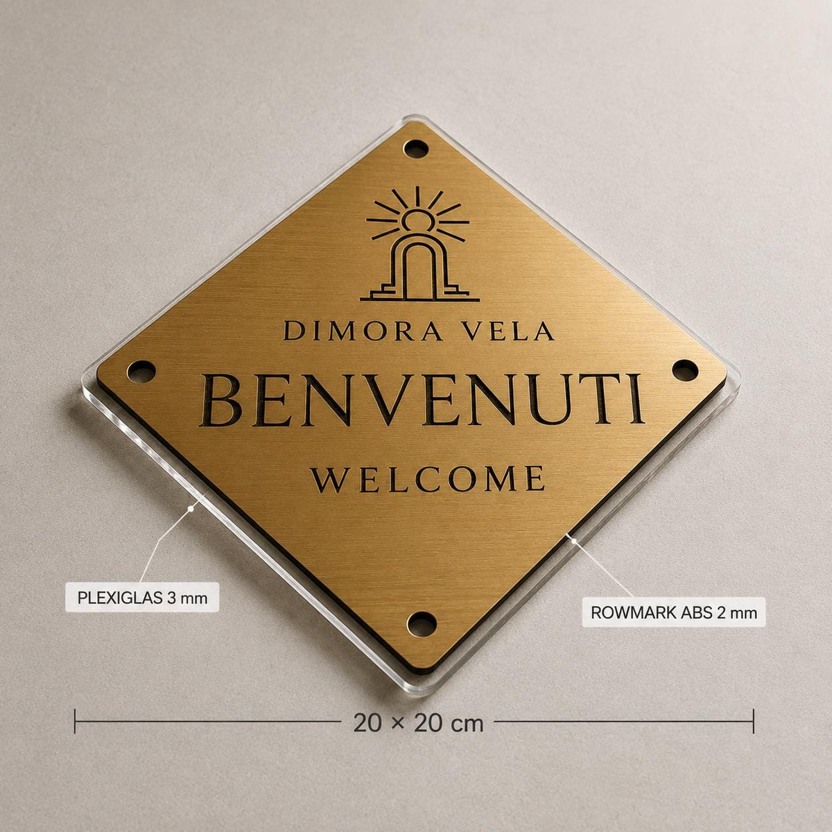 Targa a Losanga Benvenuti Personalizzata | Plexiglas Trasparente e Rowmark ABS | 4 Fori Ø10 mm | Pezzo Singolo