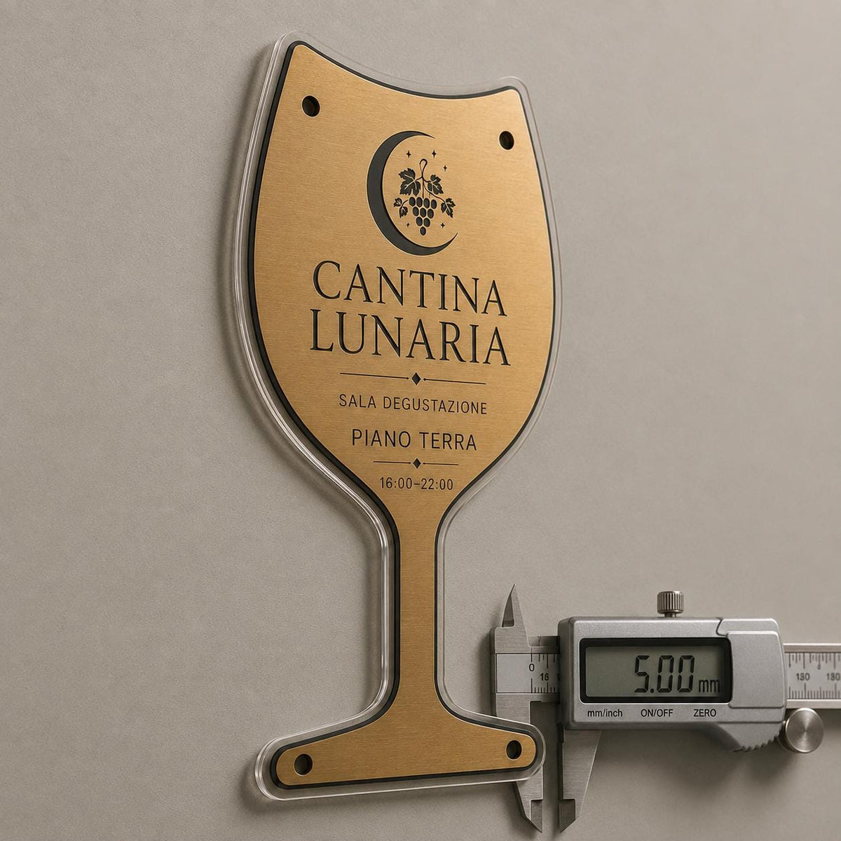 Targa a Calice Sala Degustazione Personalizzata | Plexiglas e Rowmark ABS | 4 Fori Ø10 mm | Pezzo Singolo