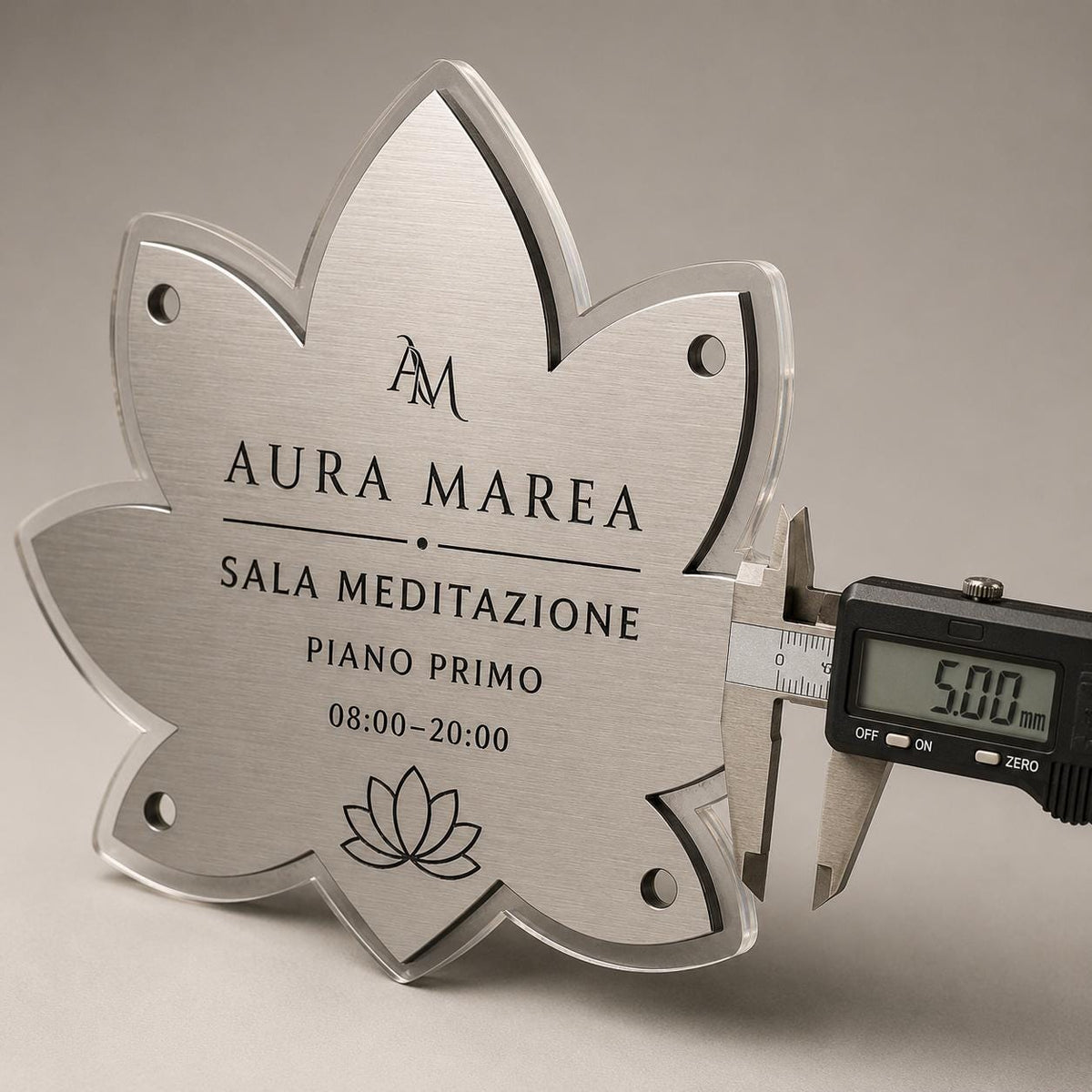 Targa a Loto Sala Meditazione Personalizzata | Plexiglas e Rowmark ABS | 4 Fori Ø10 mm | Pezzo Singolo