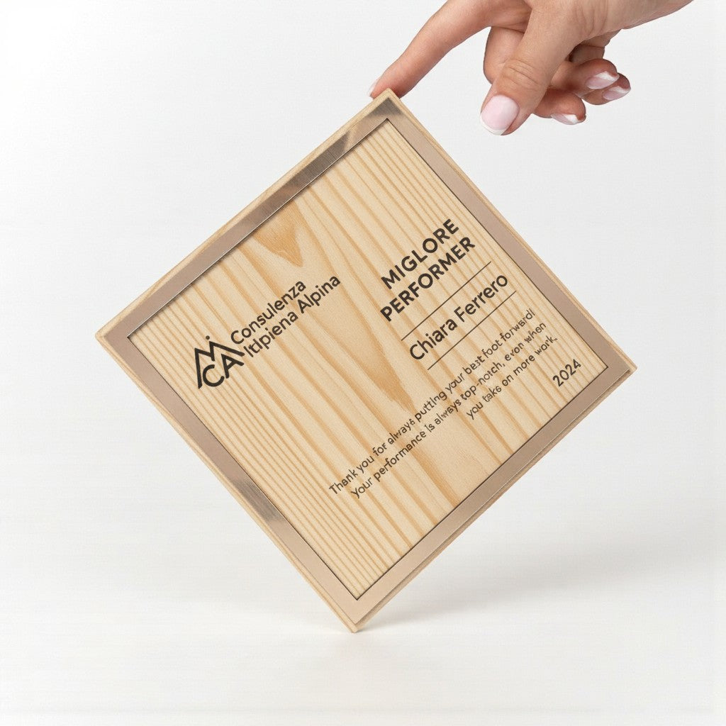 Trofeo personalizzabile in pino massello, premio quadrato personalizzato abbinato a cornice flessibile in ottone, targa di riconoscimento, targa per traguardo raggiunto, targa per traguardo raggiunto.