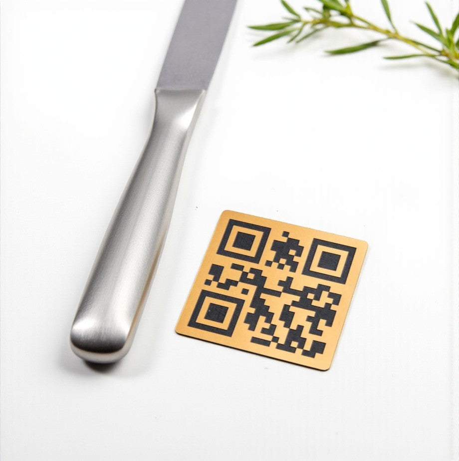 qr code quadrati economici in ottone abs da tavolo Portamenu 10-50-100 pz personalizzati con incisione laser logo