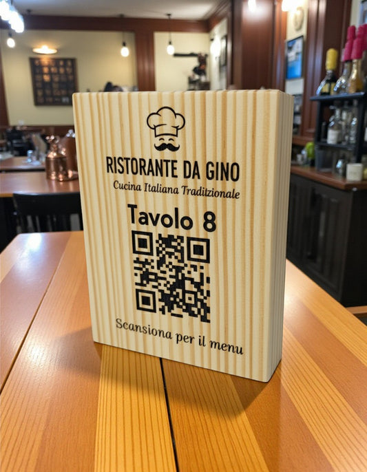 Totem in legno con QR Code inciso menù digitale inciso al laser
