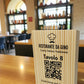 Totem in legno con QR Code inciso menù digitale inciso al laser