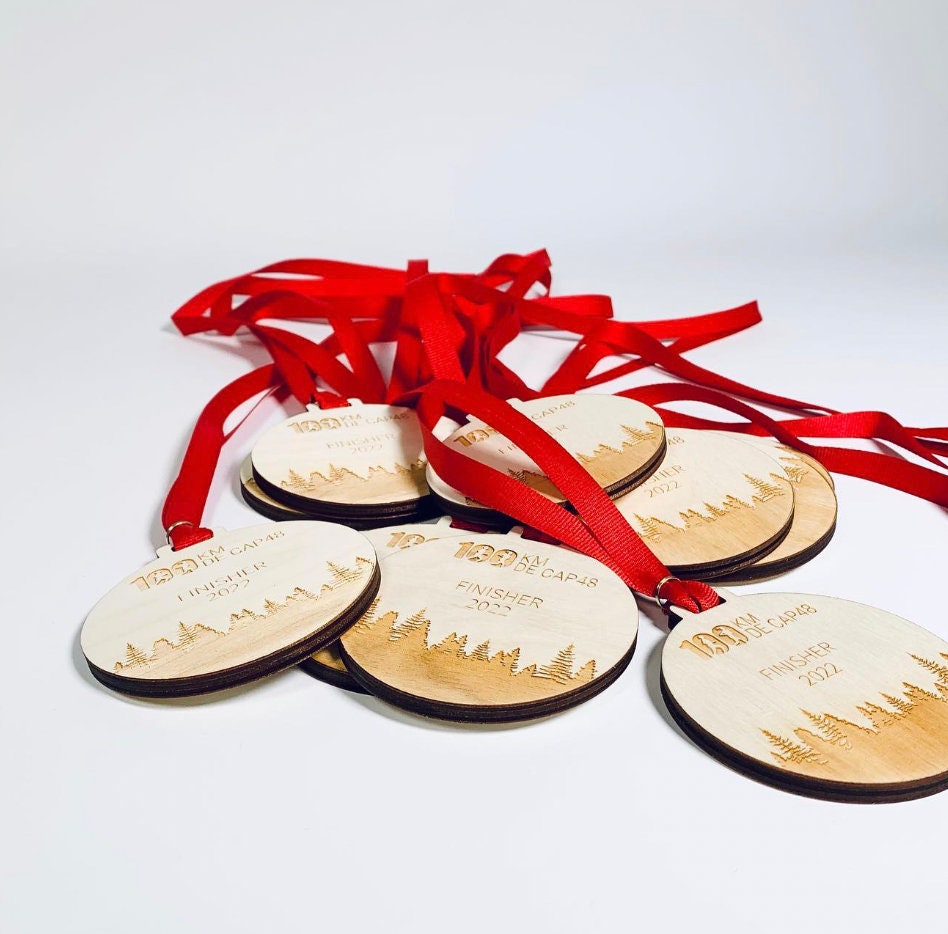 10-100pz medaglie personalizzate in legno con incisione laser con nastro cordino