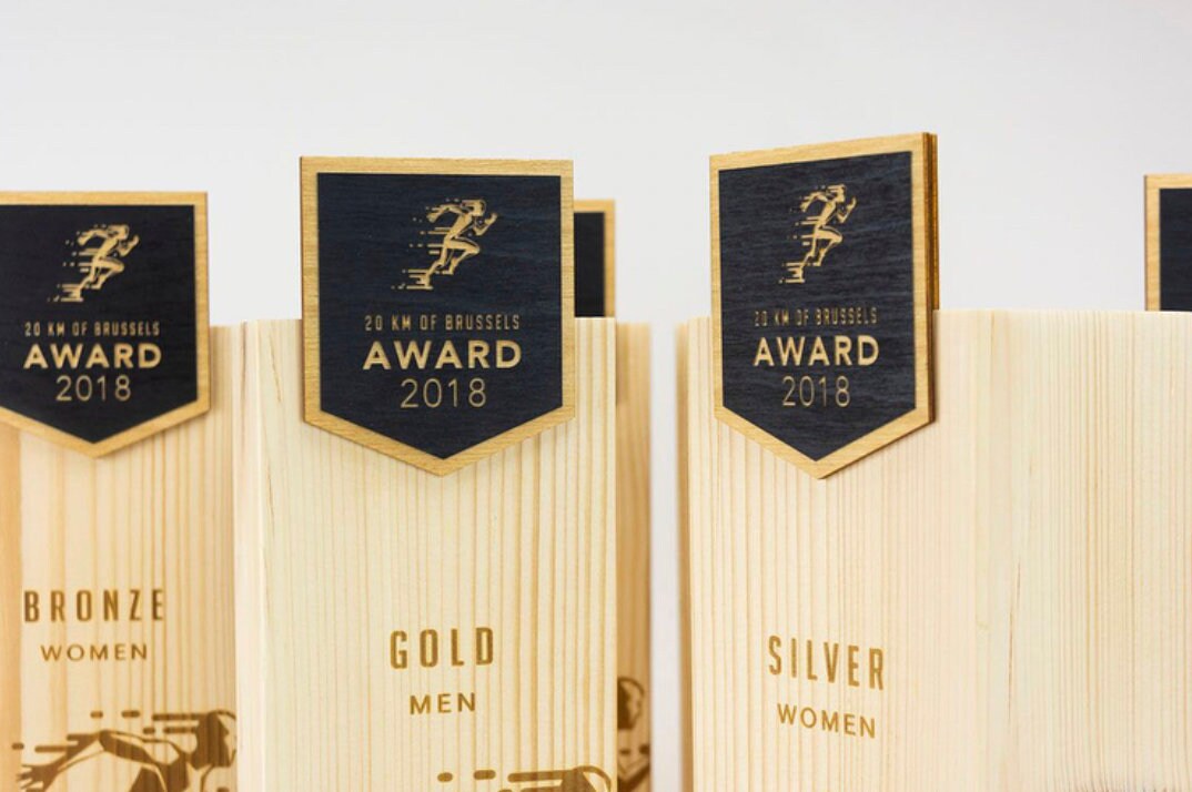 1-100pz trofei personalizzati in legno con incisione laser per maratona basket calcio evento competizione