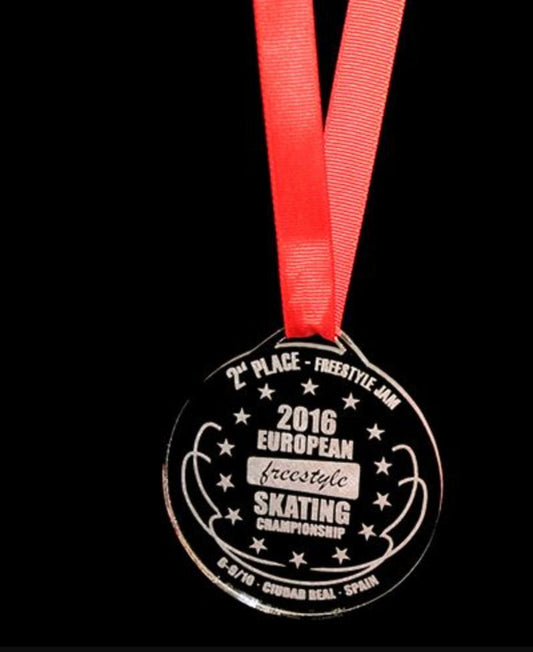medaglie in plexiglas trasparente personalizzate per gare competioni corse maratone