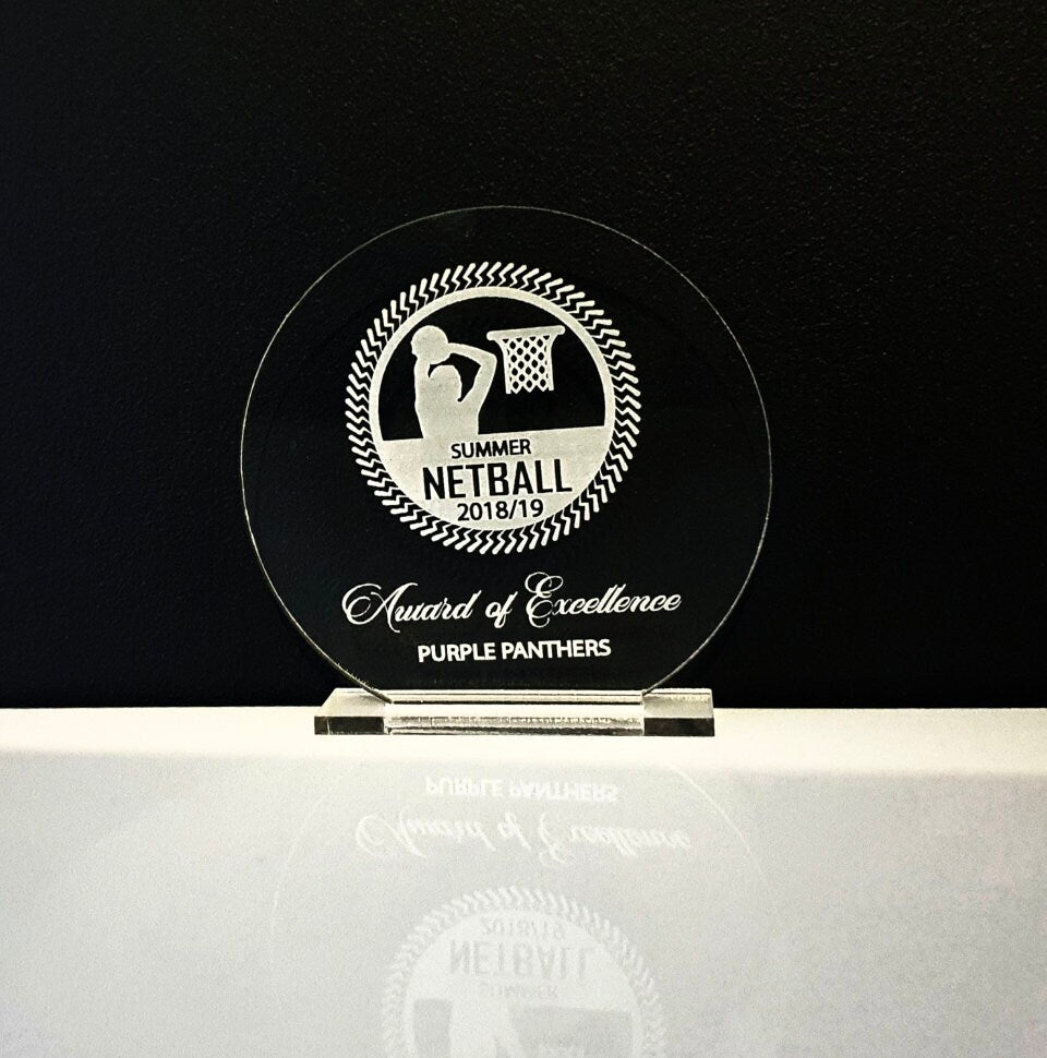 coppa economica trofeo economici personalizzati in plexiglas con incisione laser per maratona basket calcio evento competizione