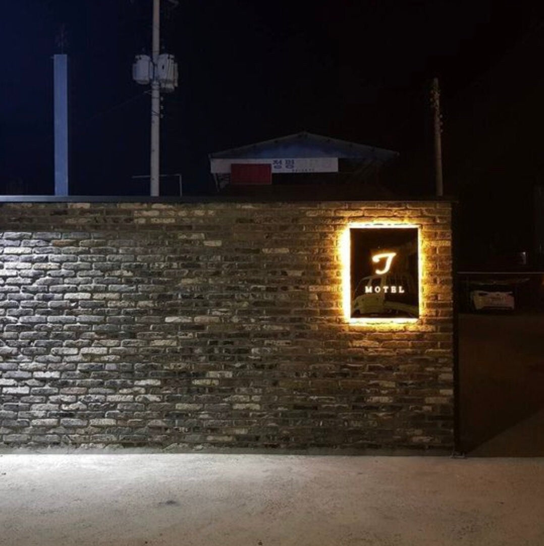 insegna a led retroilluminata in abs acciaio con logo insegna neon rgb personalizzata oer negozio locale moderno in acciaio luminosa