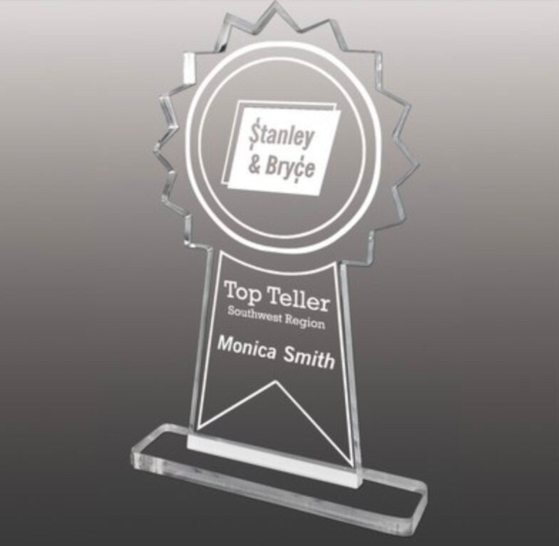 coppa stella premio economica trofeo economici personalizzati in plexiglas con incisione laser per maratona basket calcio evento
